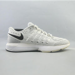 NIKE AIR ZOOM VOMERO 11