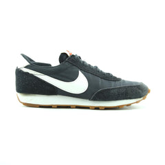 NIKE DAYBREAK