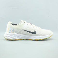 NIKE REVOLUTION 6