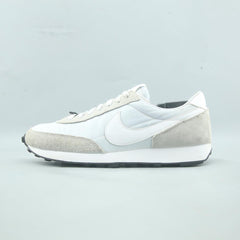 NIKE DAYBREAK
