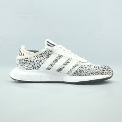 ADIDAS SWIFT RUN X