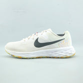 NIKE REVOLUTION 6