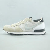 NIKE INTERNATIONALIST