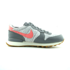 NIKE INTERNATIONALIST