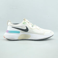 NIKE MILER REACT