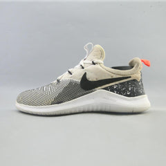 NIKE FREE TR 8