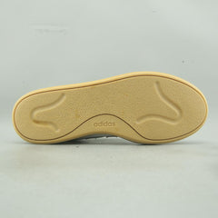 ADIDAS COURTBLOCK