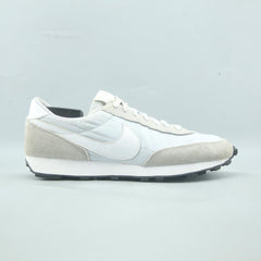 NIKE DAYBREAK