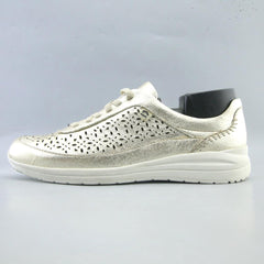 EARTH-SHOES .