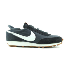 NIKE DAYBREAK