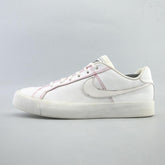 NIKE COURT ROYALE