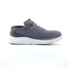 TOPO ATHLETIC PHANTOM 2