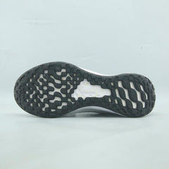 NIKE REVOLUTION 6