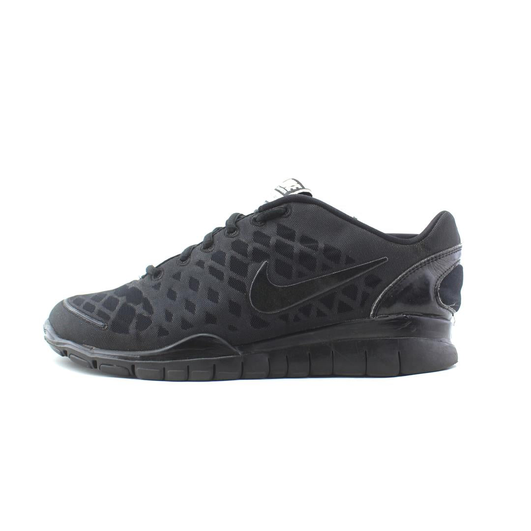 NIKE FREE TR FIT