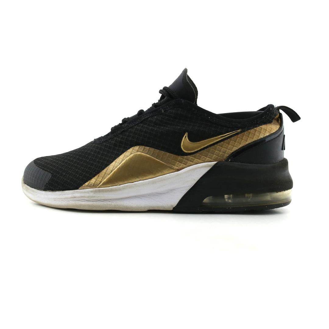 NIKE  AIR MAX MOTION 2
