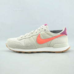 NIKE INTERNATIONALIST