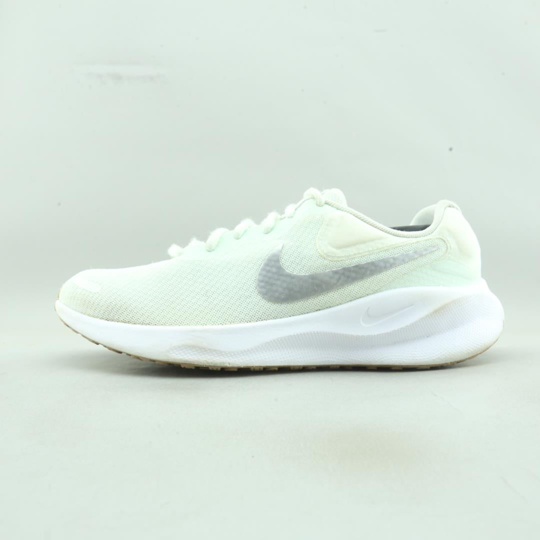 NIKE REVOLUTION 7