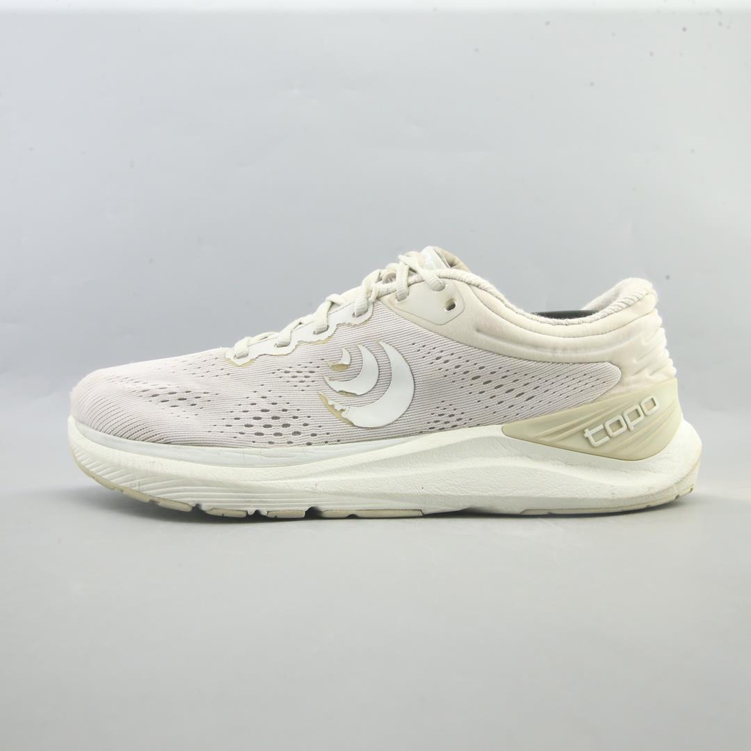 TOPO ATHLETIC ULTRAFLY 4