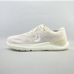 TOPO ATHLETIC ULTRAFLY 4