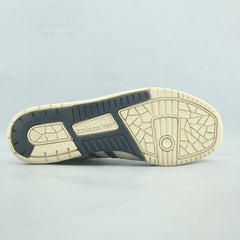 ADIDAS COURTIC