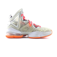 NIKE  LEBRON 19