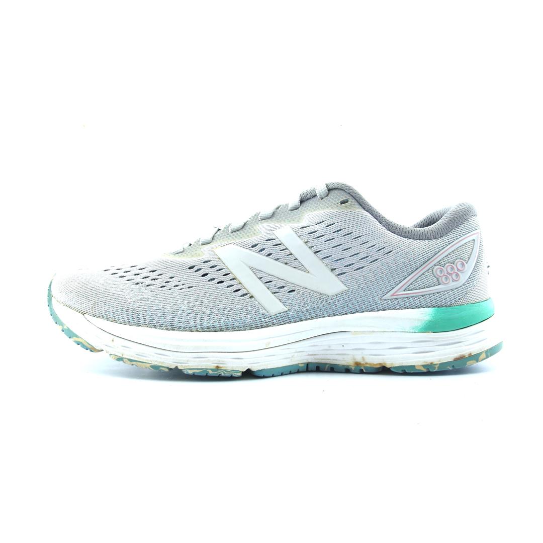 NEW BALANCE 880V.9
