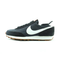 NIKE  DAYBREAK