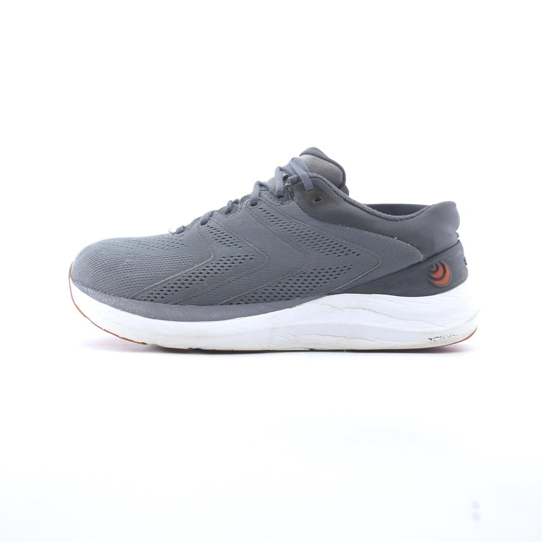 TOPO ATHLETIC PHANTOM 2