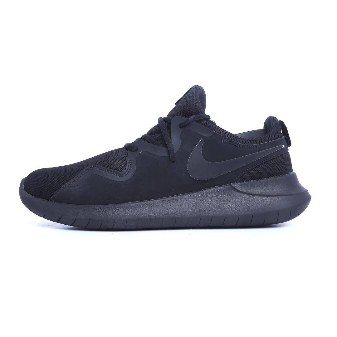 NIKE  TESSEN