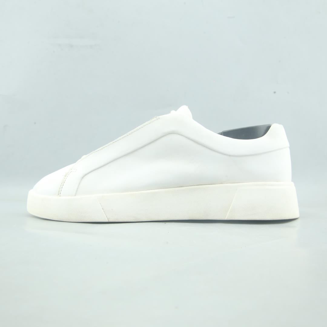 ZARA. .