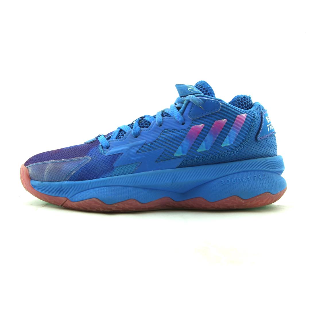 ADIDAS   DAME 8