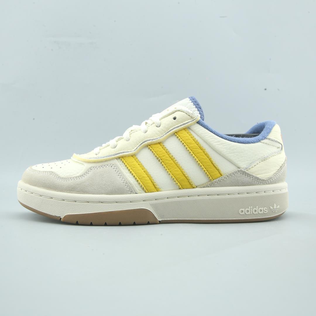 ADIDAS COURTIC