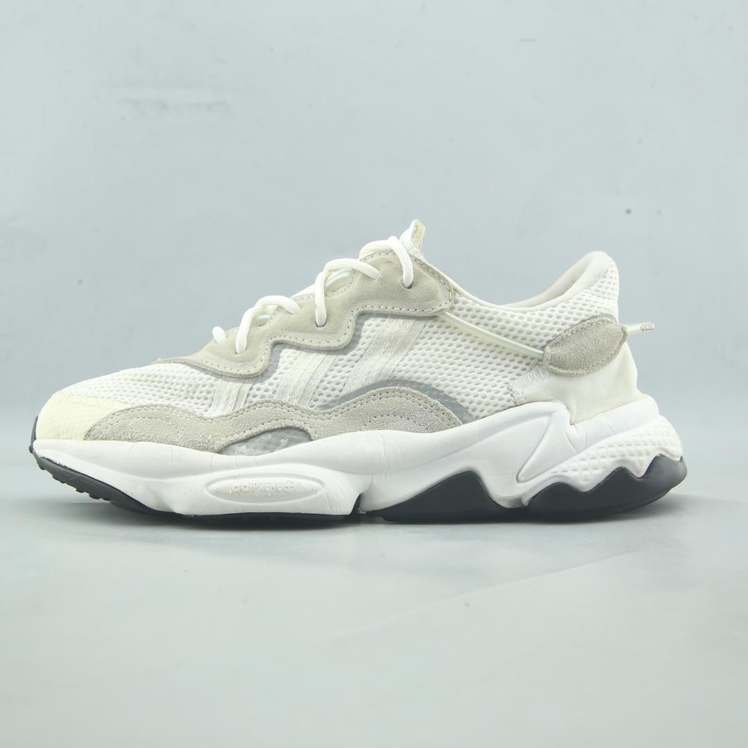 ADIDAS OZWEEGO