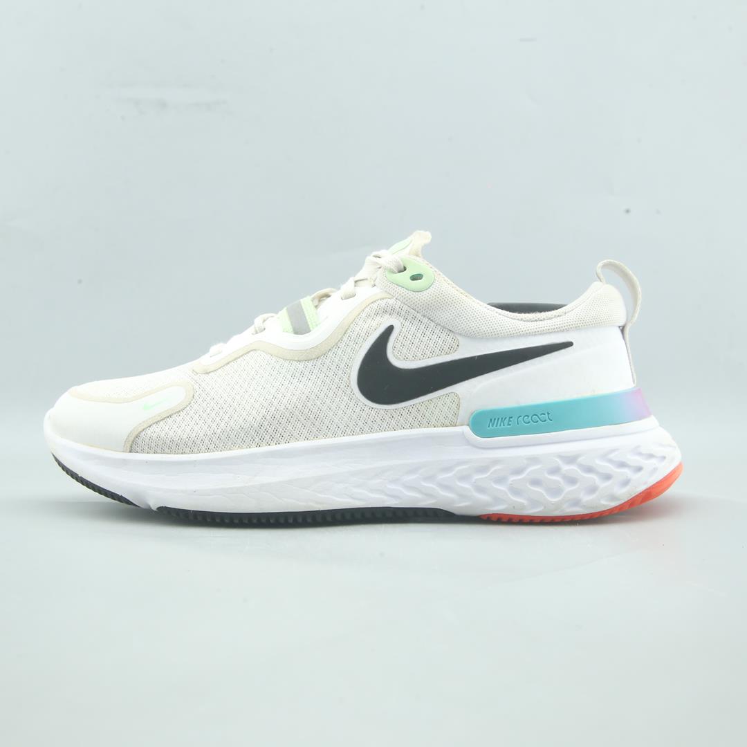 NIKE MILER REACT