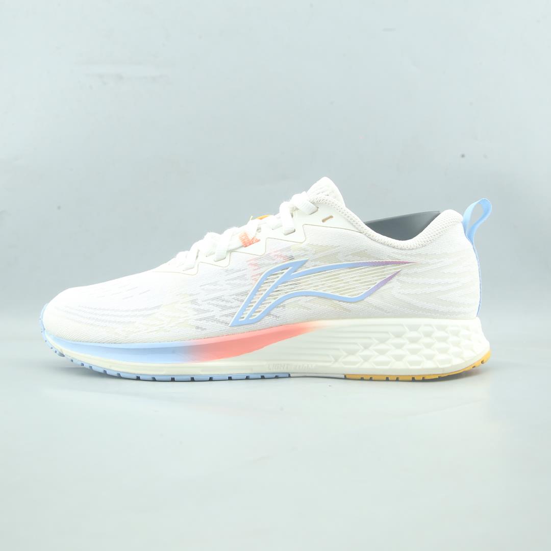 LI-NING DARK HORSE 4