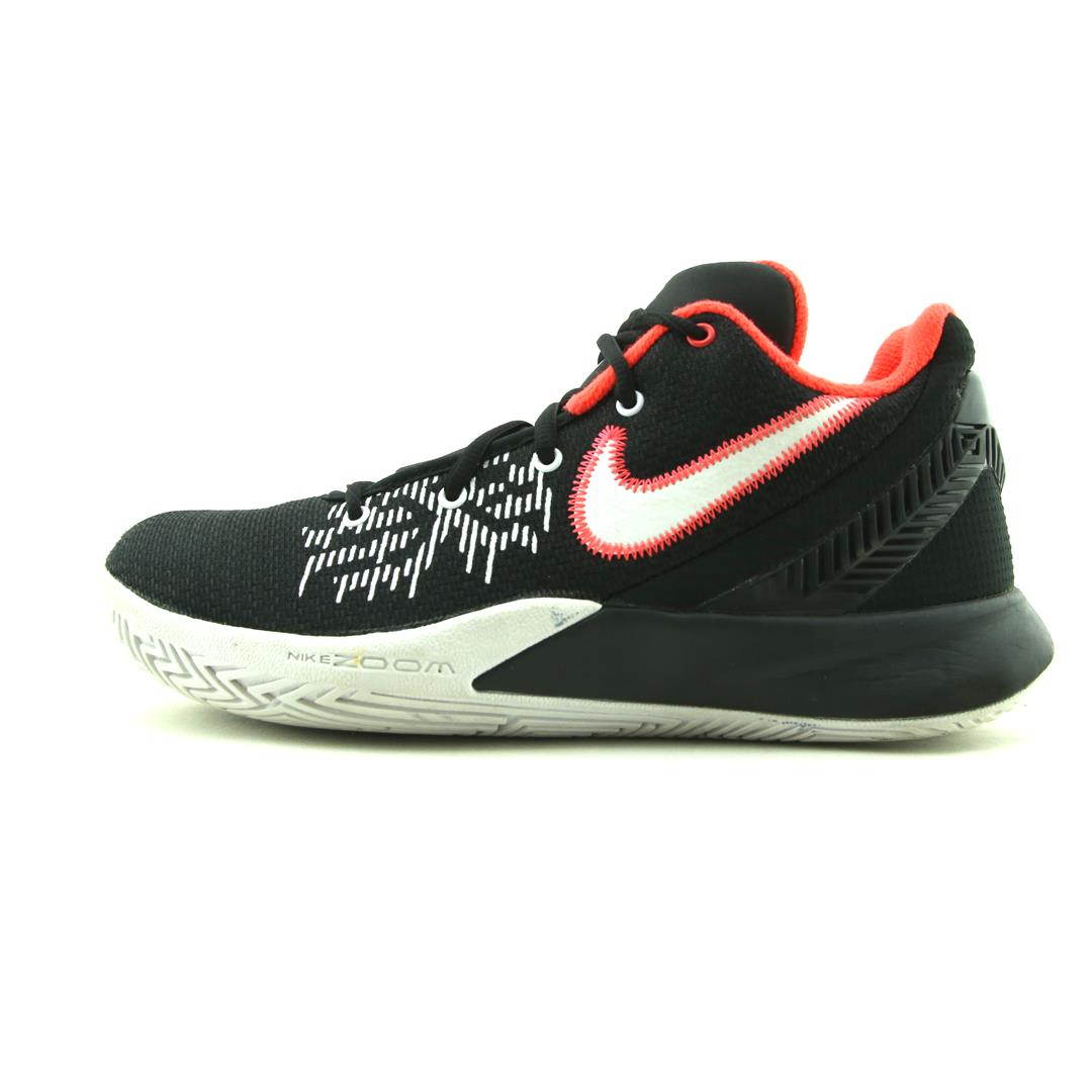 NIKE KYRIE FLYTRAP II