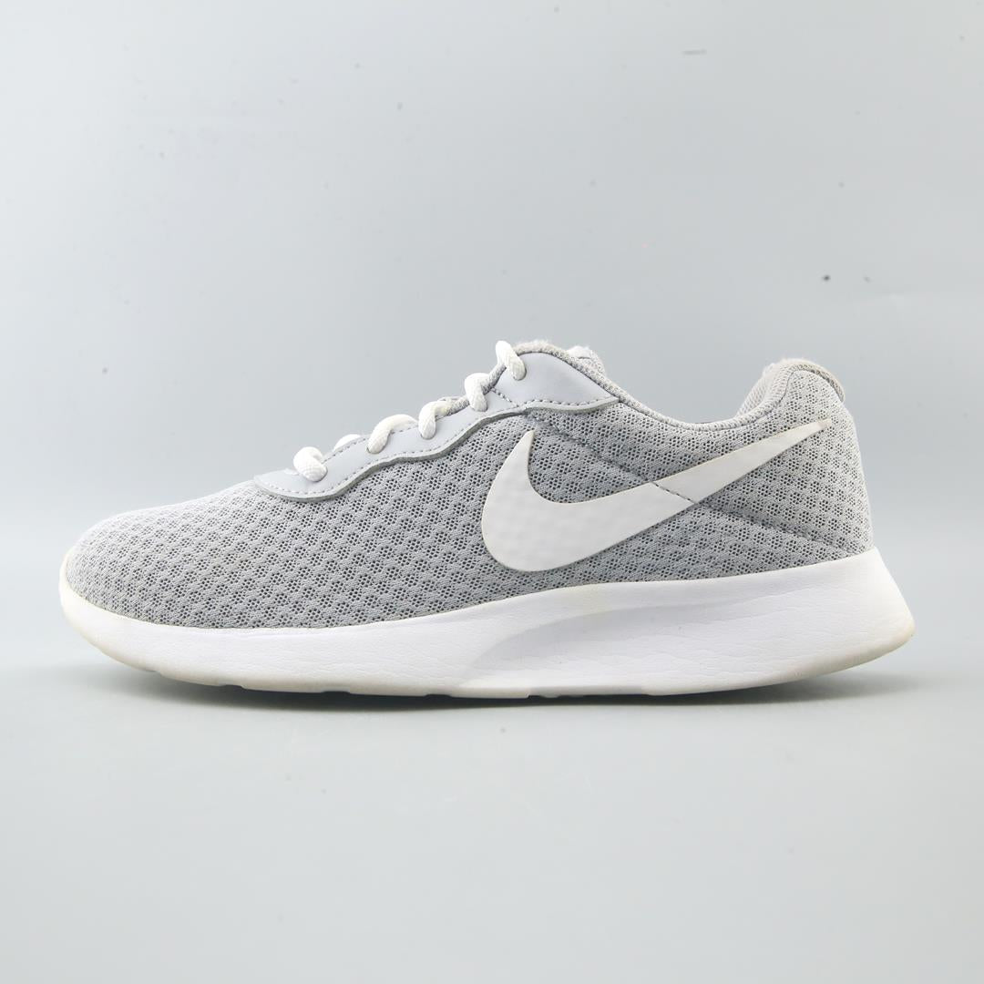 NIKE TANJUN