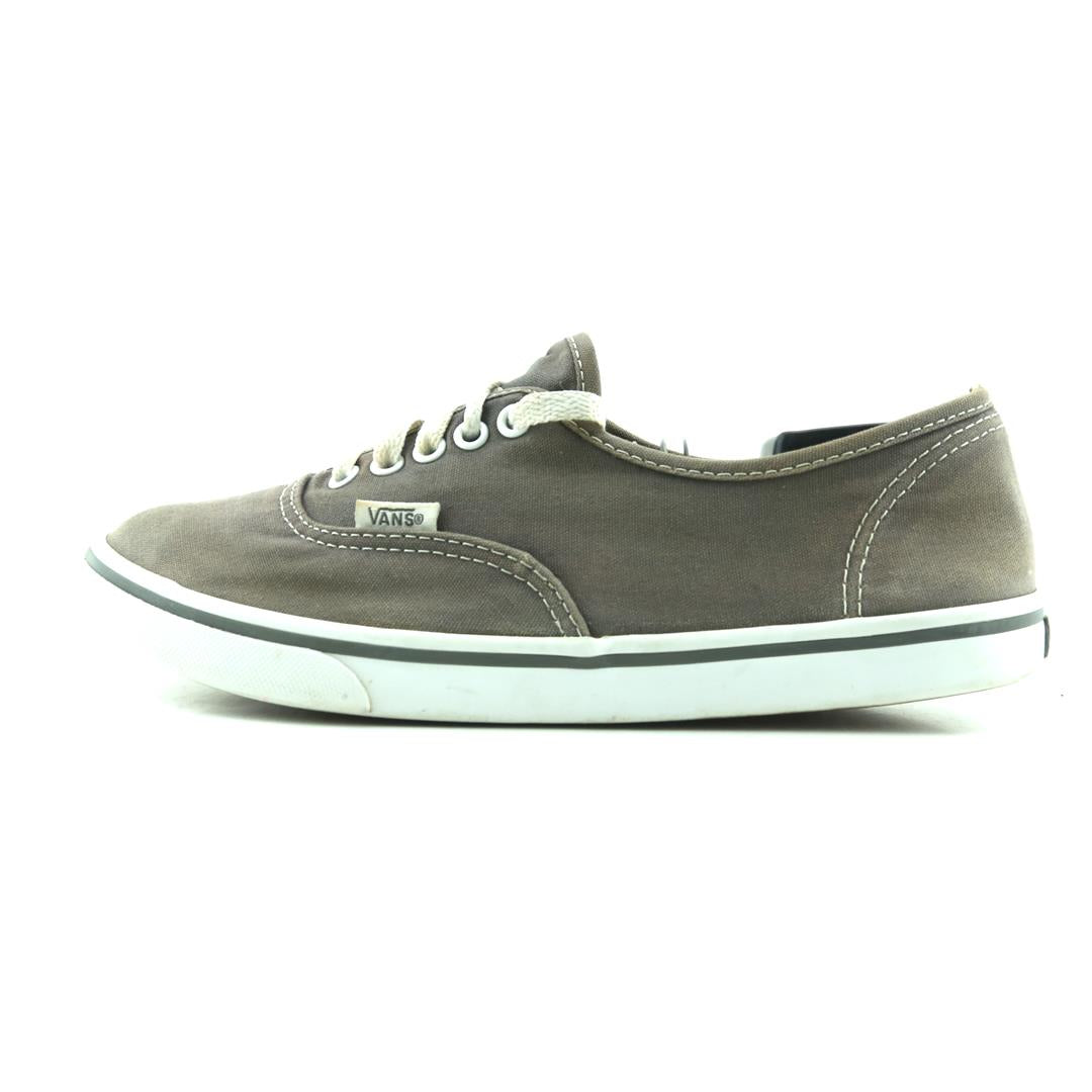 VANS AUTHENTIC