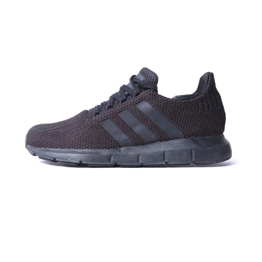 ADIDAS  SWIFT RUN