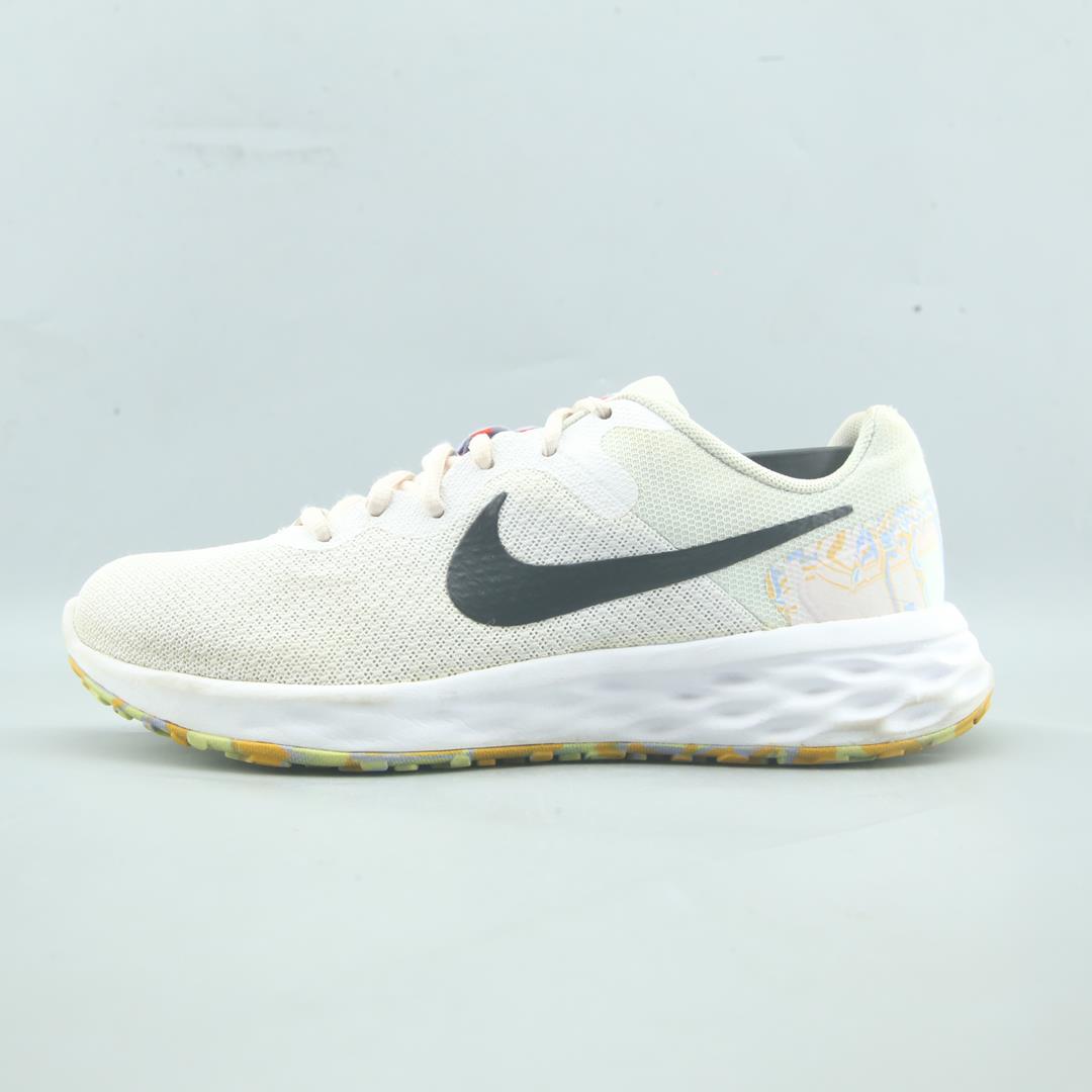 NIKE REVOLUTION 6