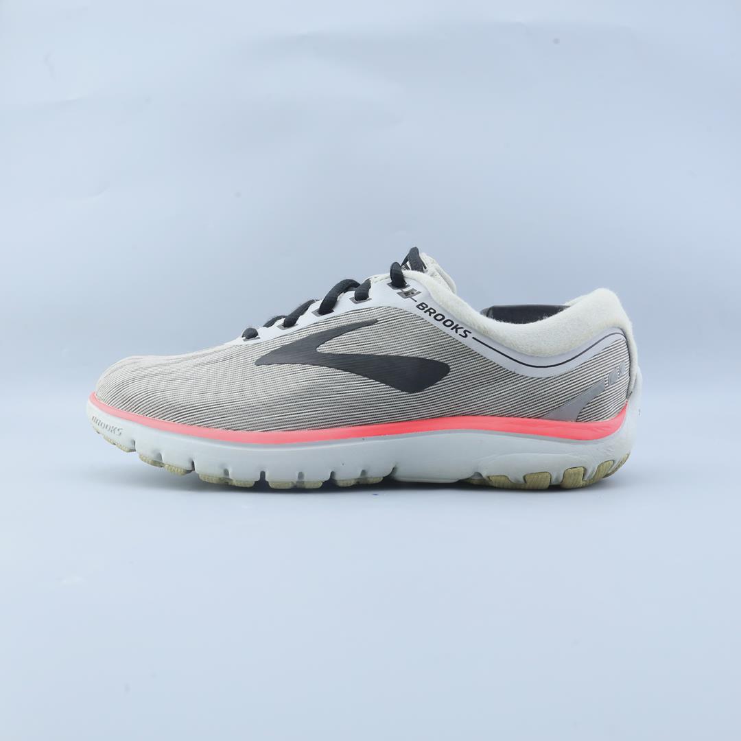 BROOKS PUREFLOW 7