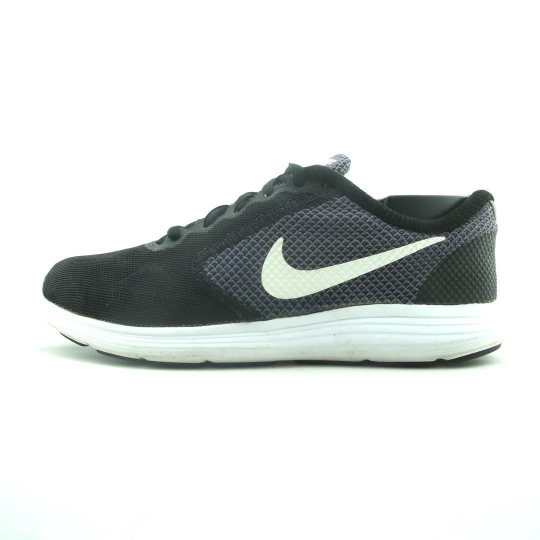 NIKE REVOLUTION 3