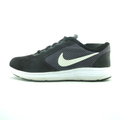 NIKE REVOLUTION 3