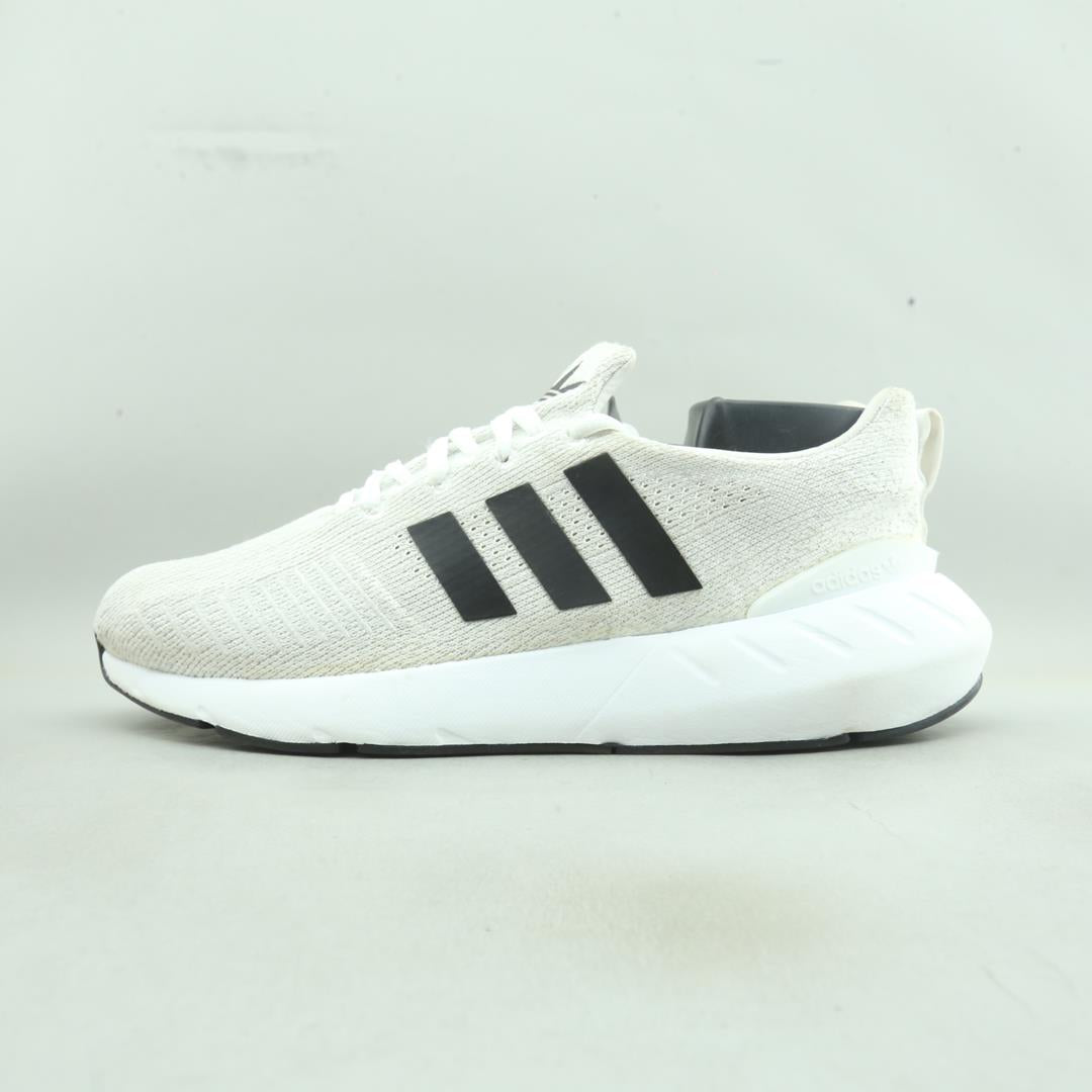 ADIDAS SWIFT RUN 22