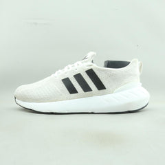 ADIDAS SWIFT RUN 22