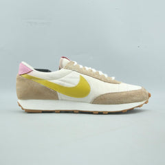 NIKE  DAYBREAK