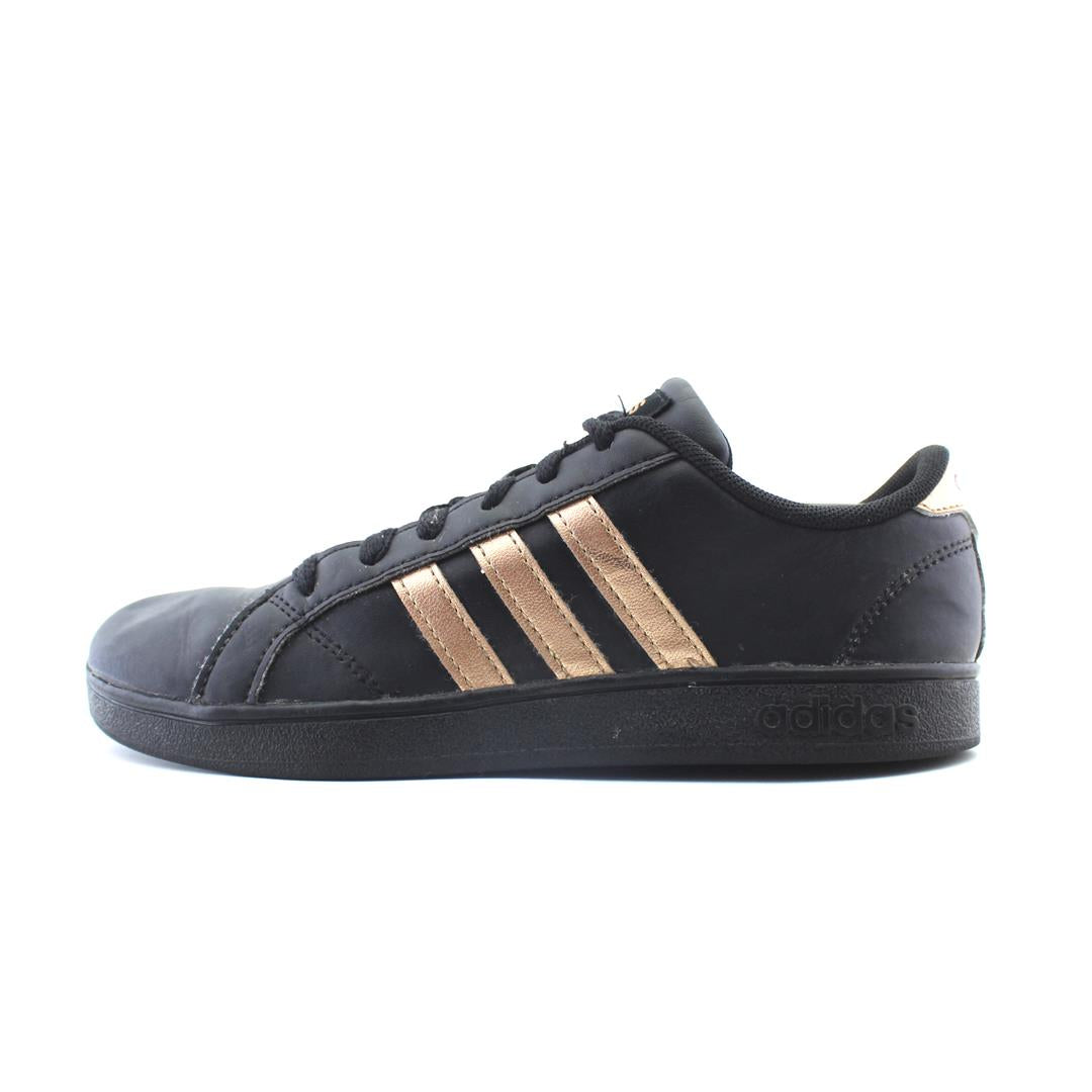 ADIDAS  BASELINE