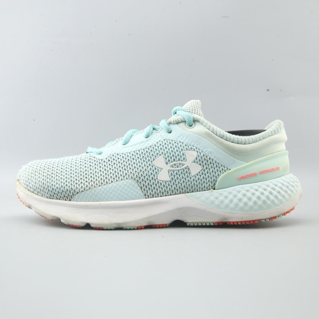 UNDER ARMOUR CHARGED ESCAPE 4