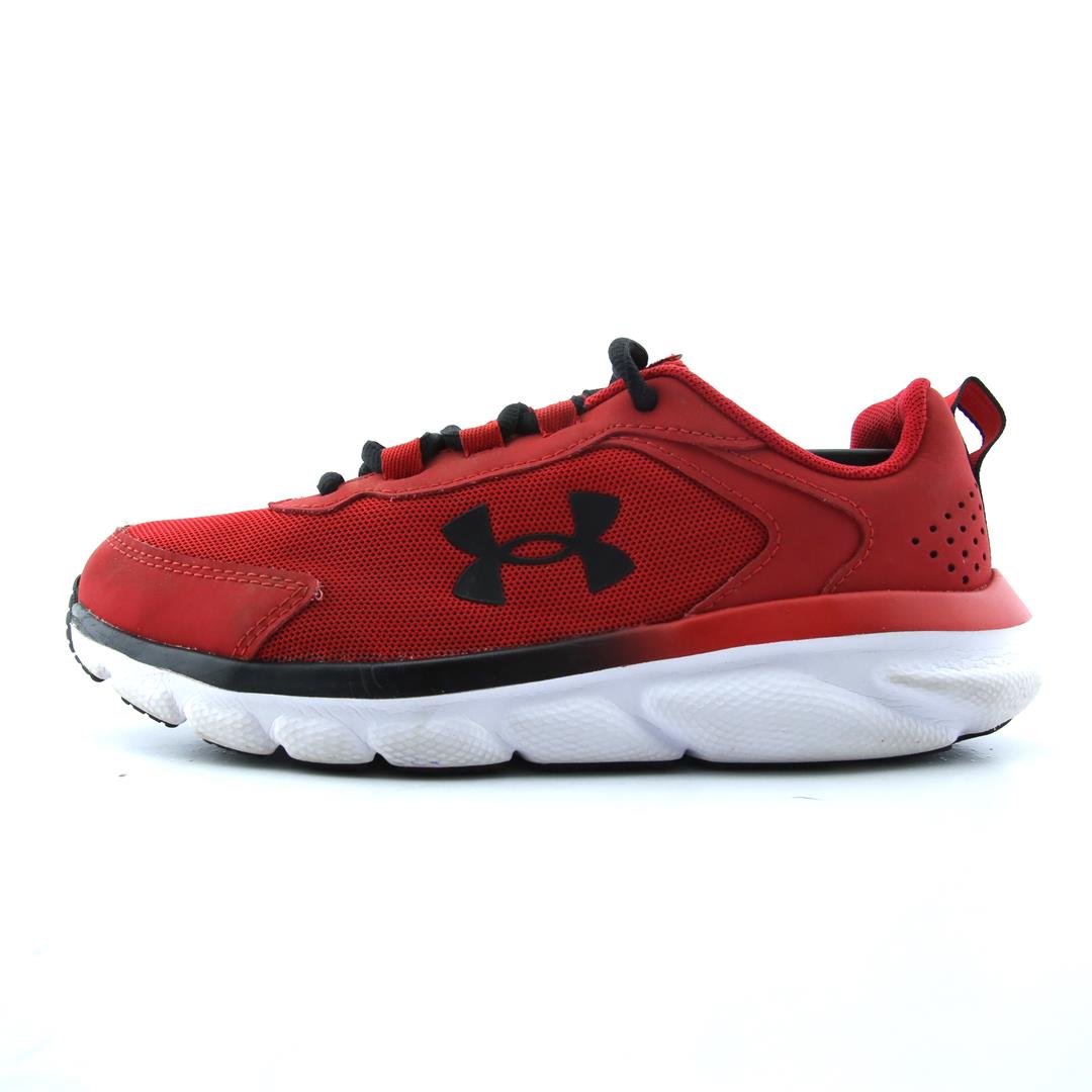 UNDER ARMOUR ASSERT 9