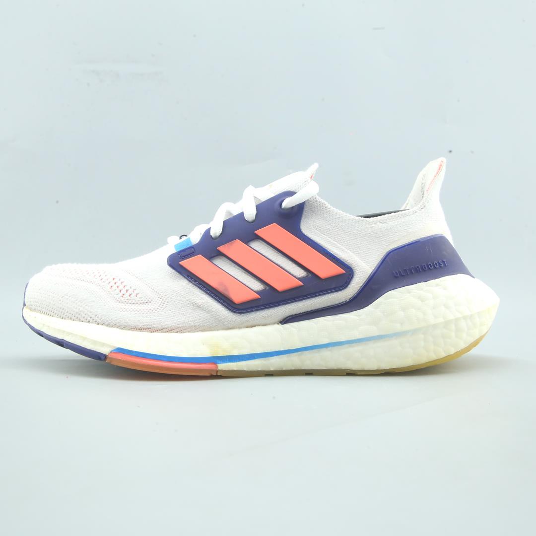 ADIDAS   ULTRABOOST 22